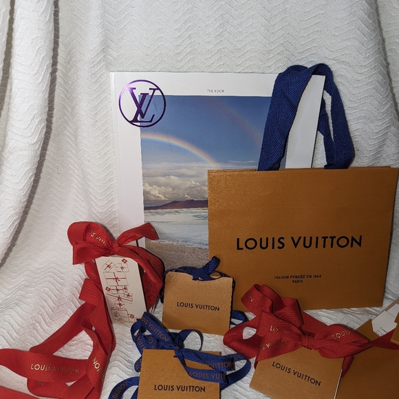 Louis Vuitton shopping bags, tags, and magazine - Picture 2 of 4